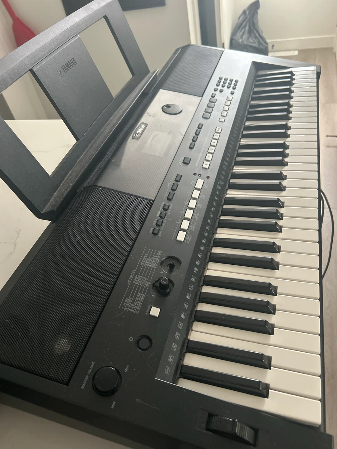 Yamaha Portable Grand DGX-400 Keyboard
