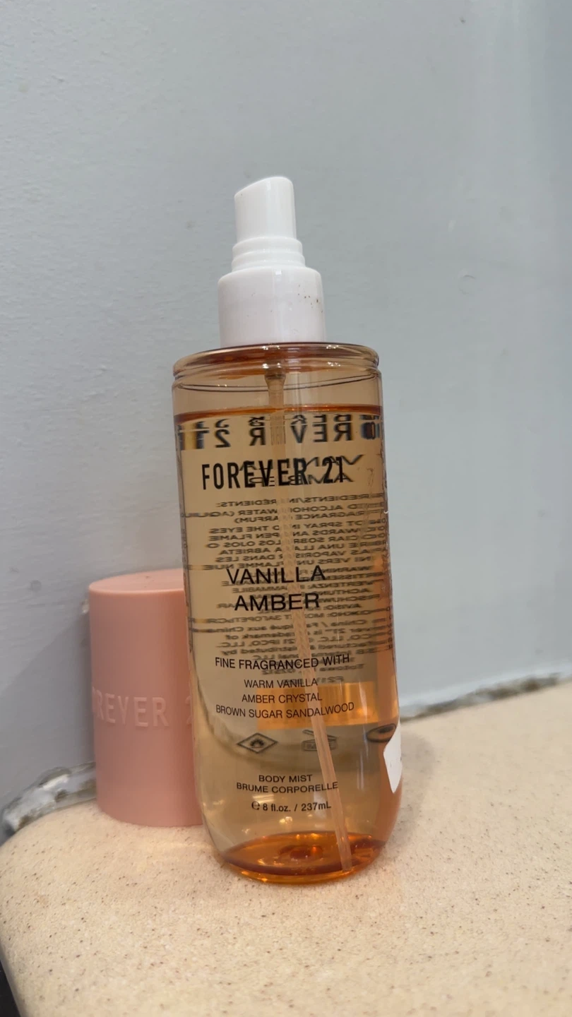 Forever 21 Vanilla Amber Body Mist 8.0 fl oz - photo 2