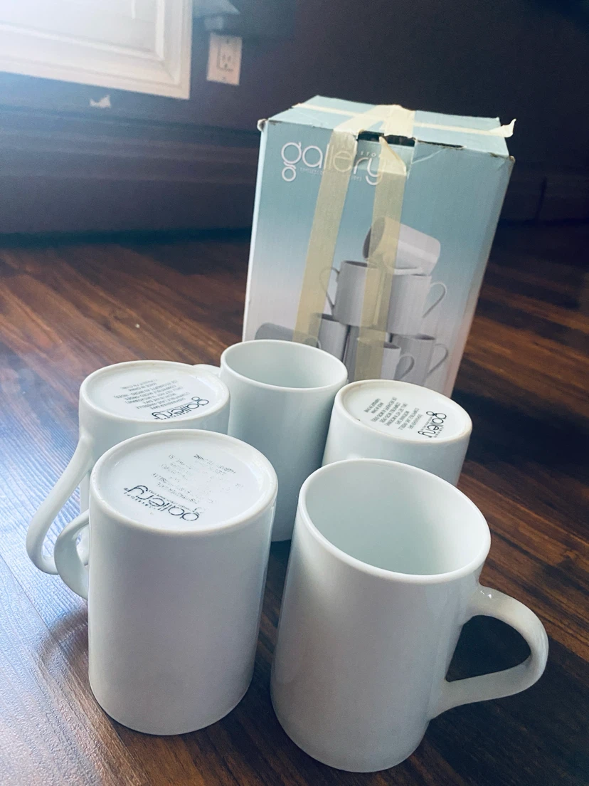 Moving sale Gallery Tabletops White Mugs (Set of 5)