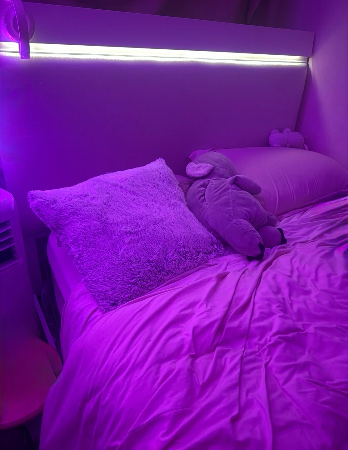 White full size bedframe with LED headboard - photo 2