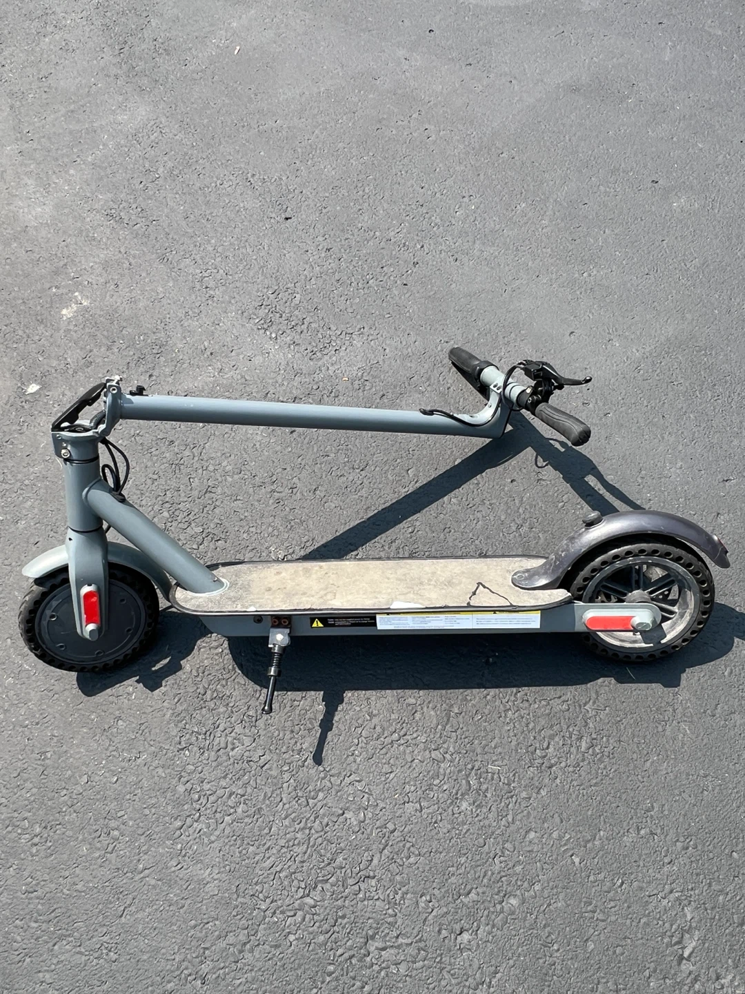 Grey Electric Scooter (need to change battery) - photo 4