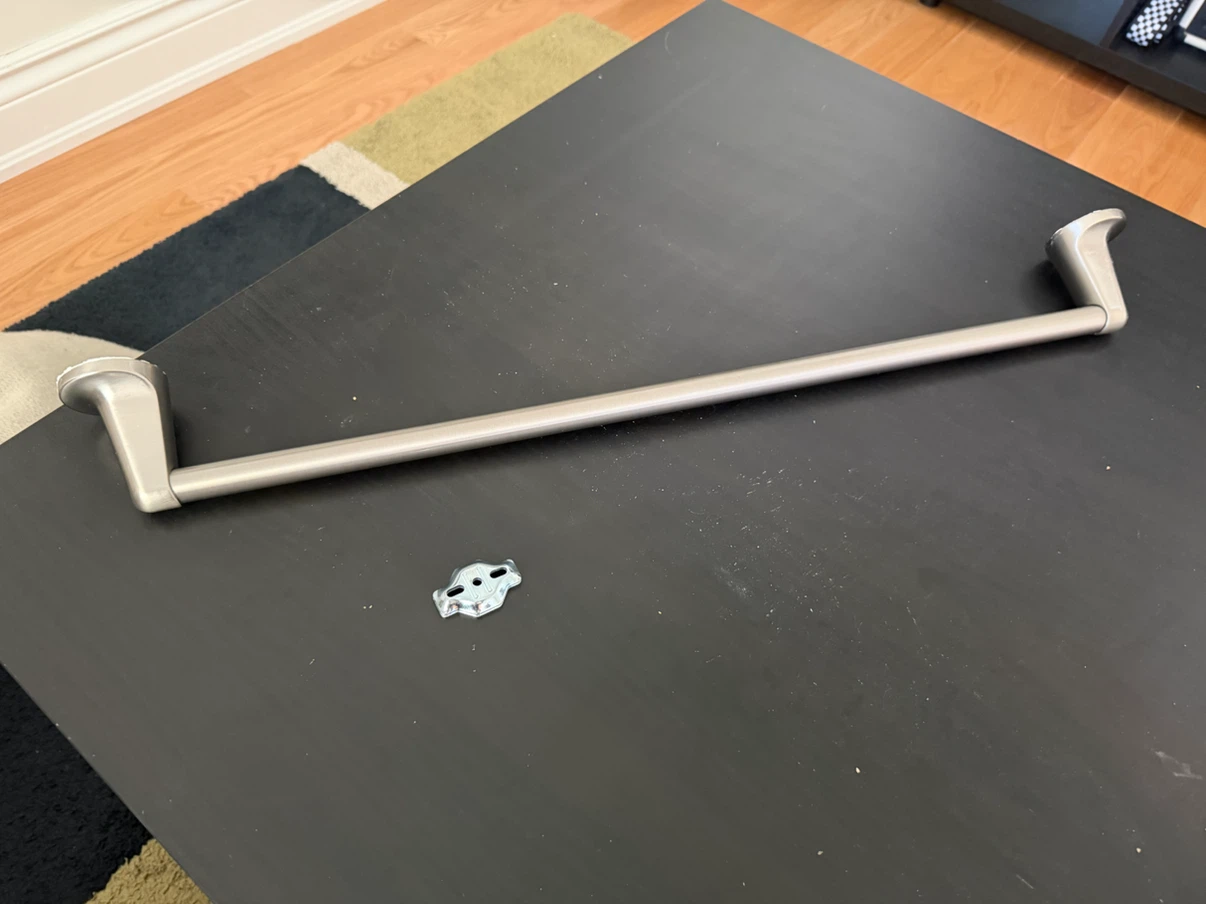 bathroom towel rod - photo 2