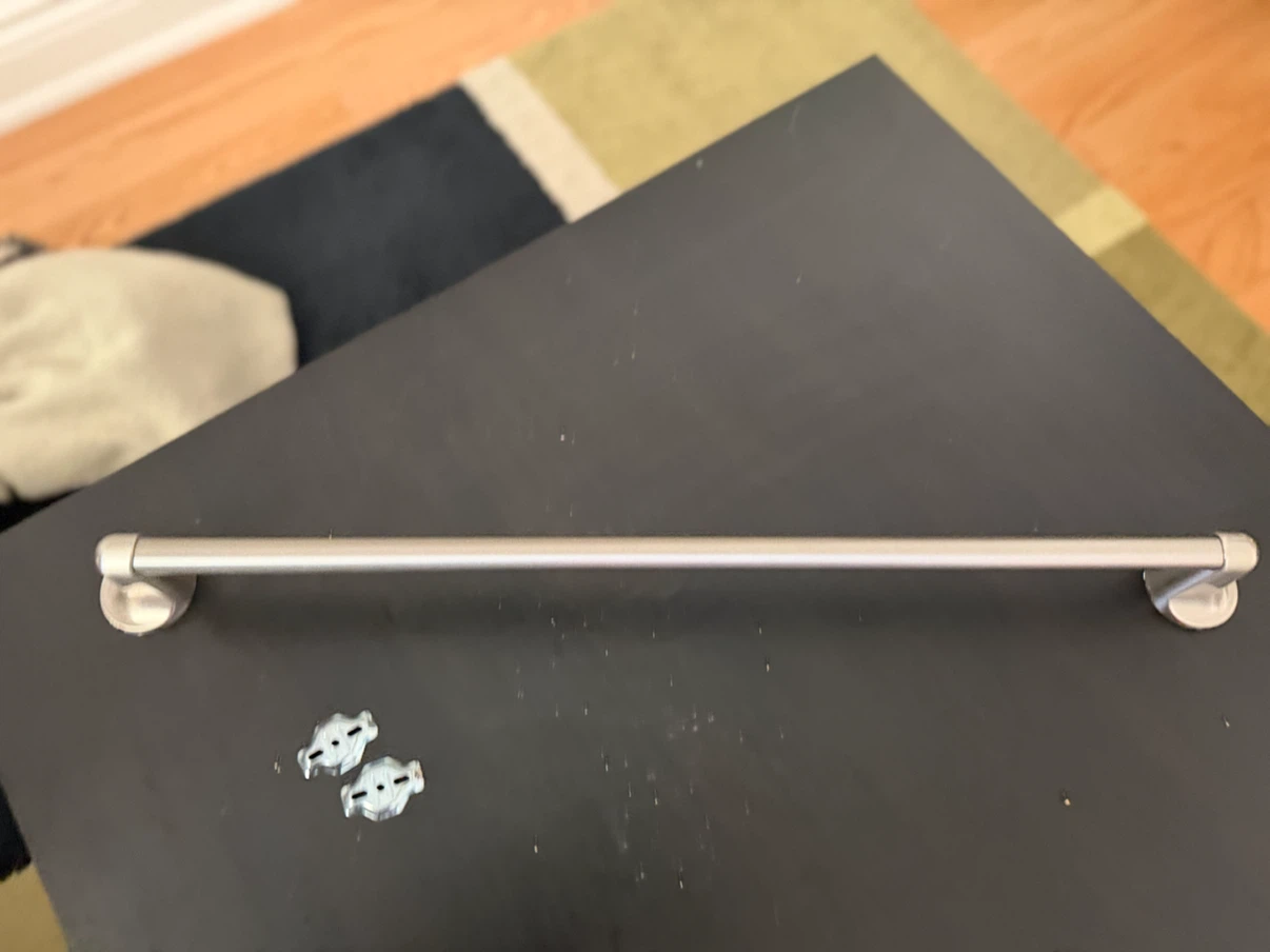 bathroom towel rod - photo 3