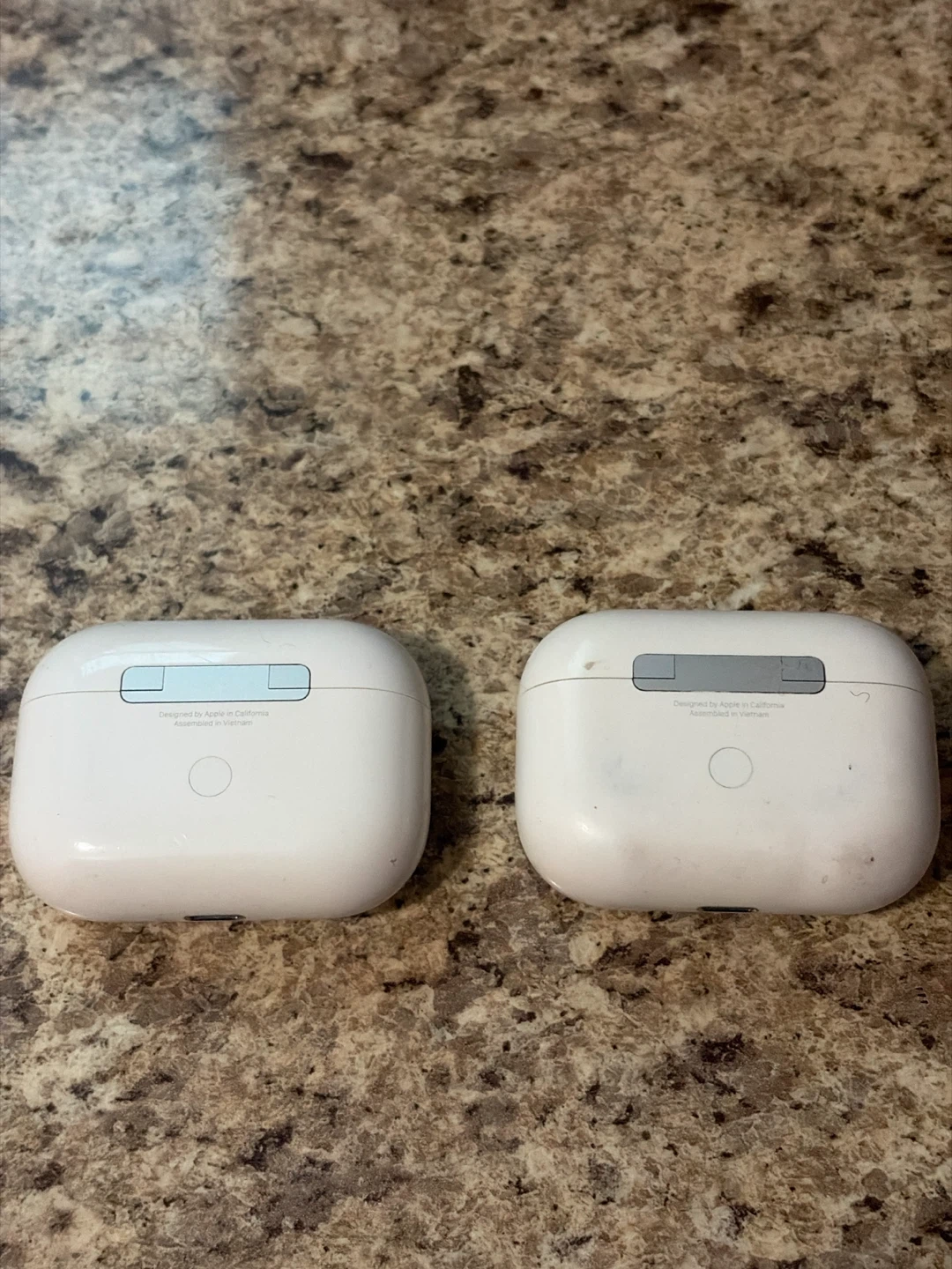 Apple AirPods Pro Charging Cases (2) White - photo 2