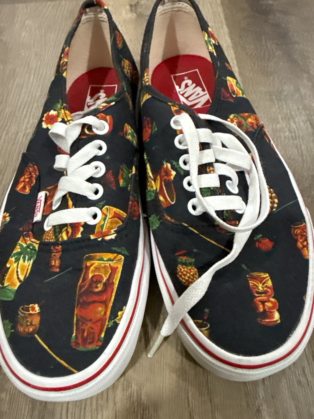Vans "Off The Wall" Tiki Print Low Top Sneakers size 9 - photo 2