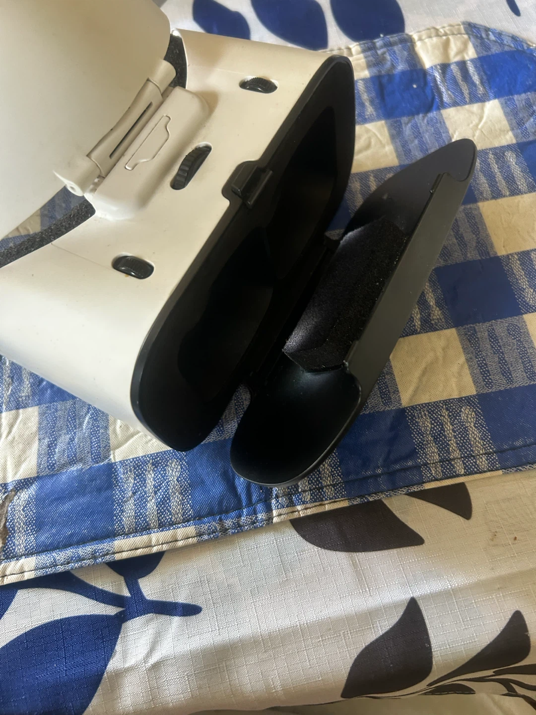 VODIAC VR Headset - photo 2