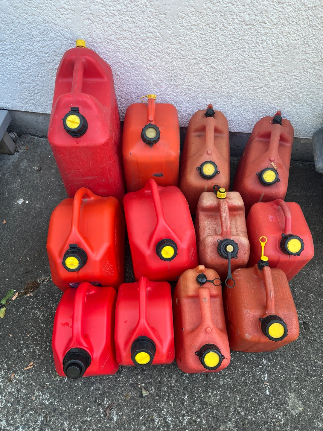 Jerry cans/ Gas Cans (multiple sizes) - photo 2