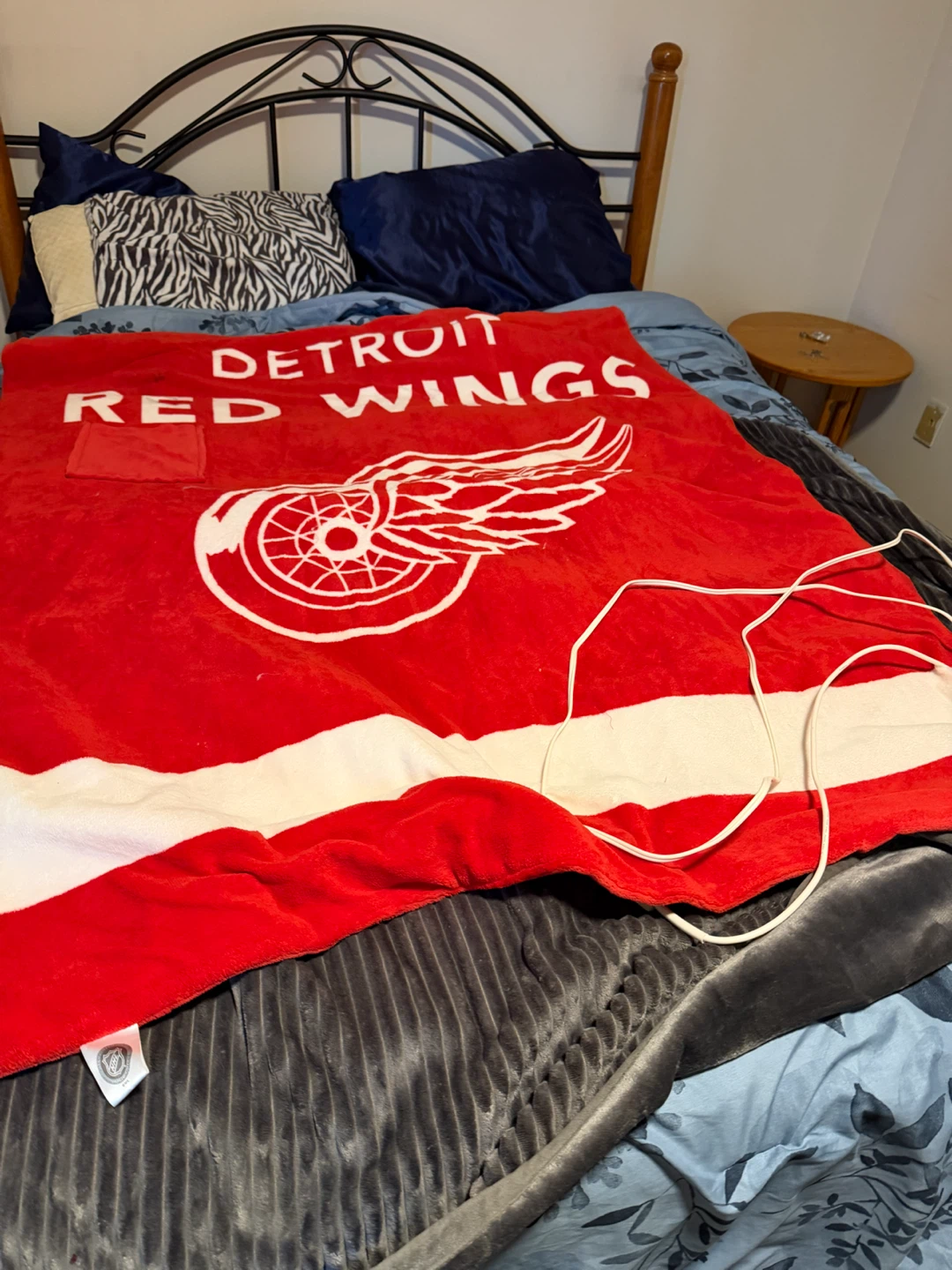 Detroit Red Wings Electric Heated Blanket - photo 3