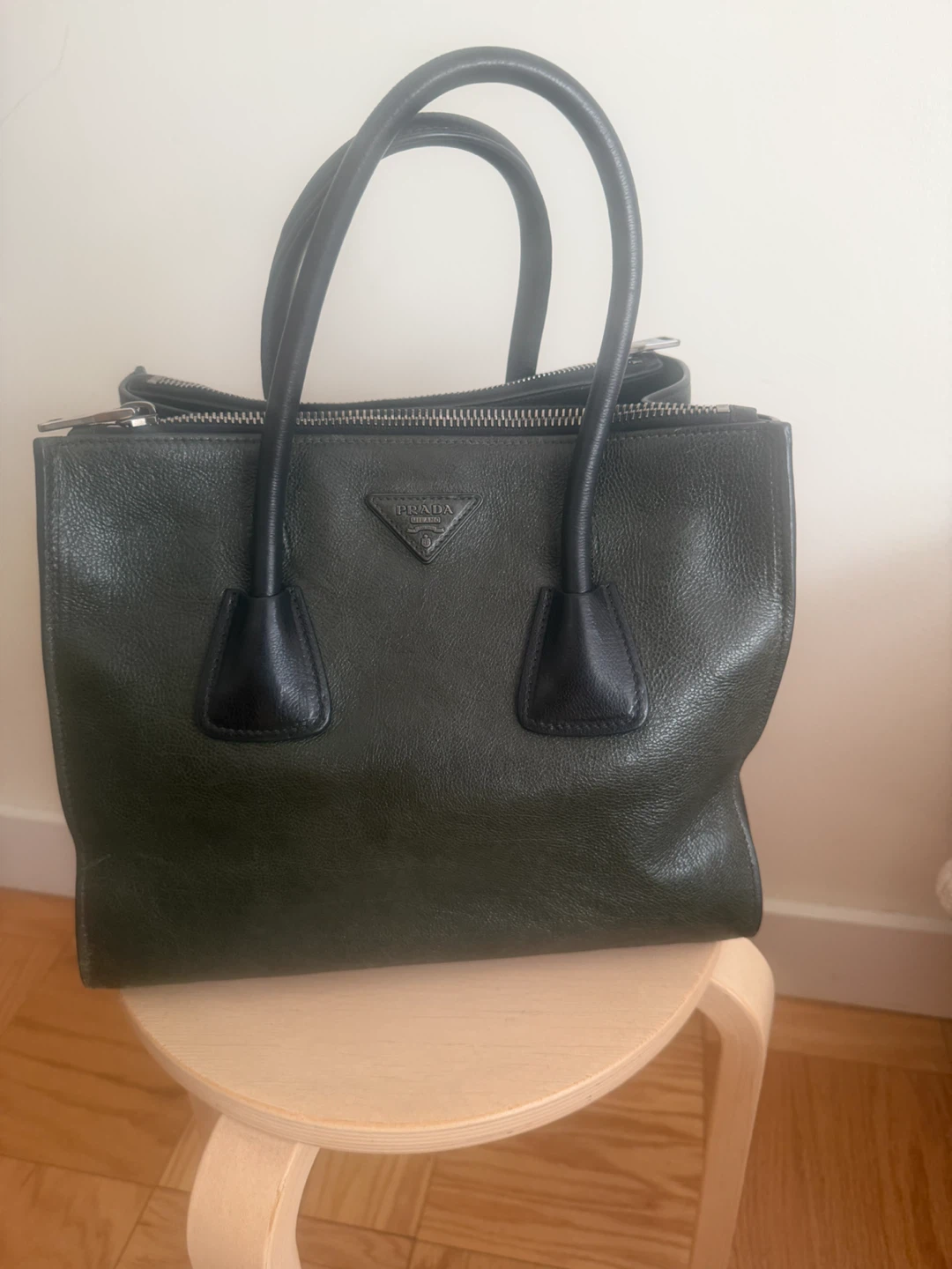 Prada Green Leather Glace Calf Twin Pocket Tote Bag - photo 3