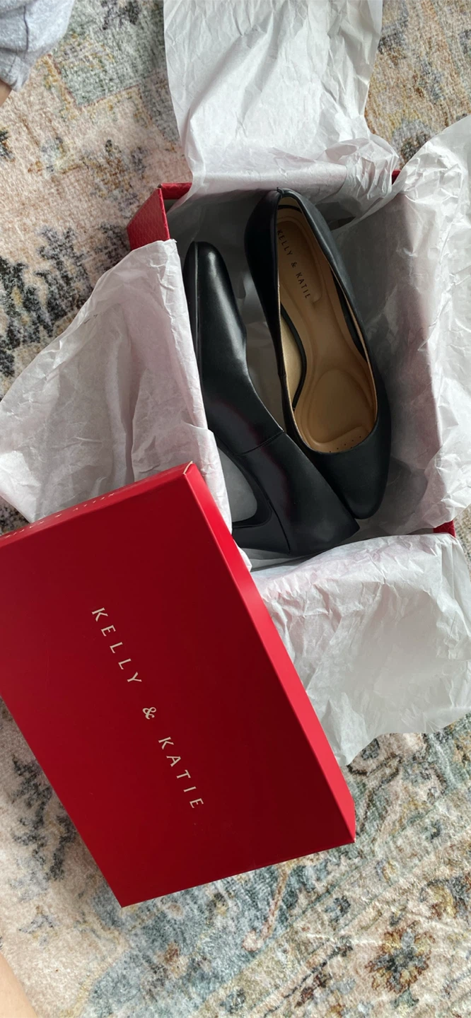 Kelly & Katie Women's Black Wedge Heels