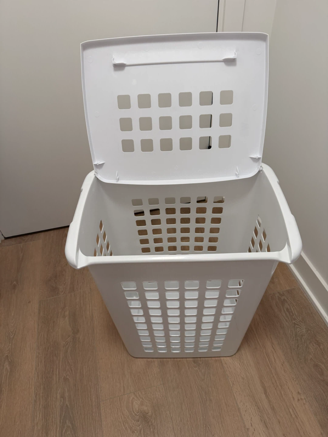 White Plastic Laundry Basket with Lid