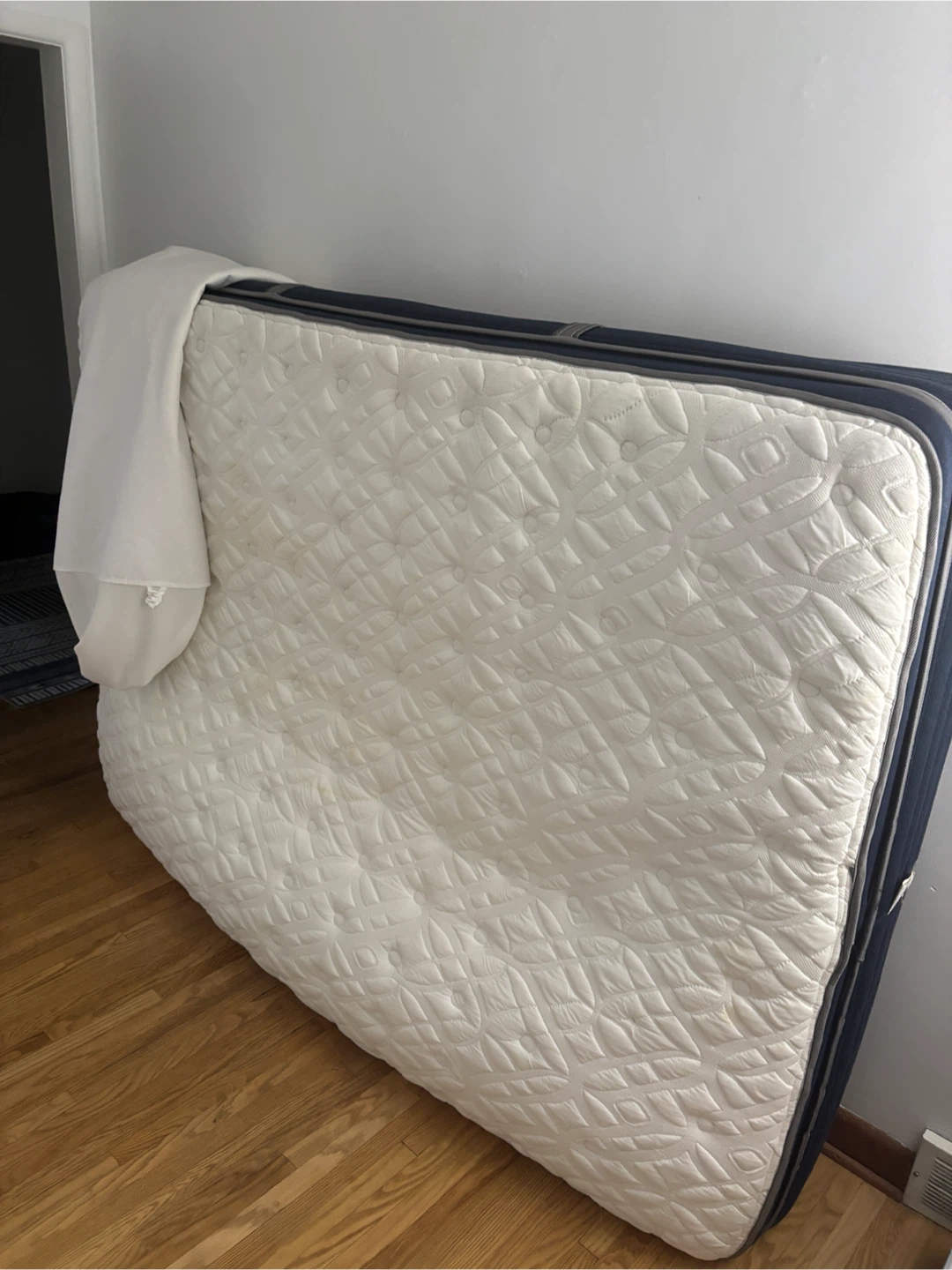 Sealy Posturepedic Ultimate Mattress and Headboard - photo 4