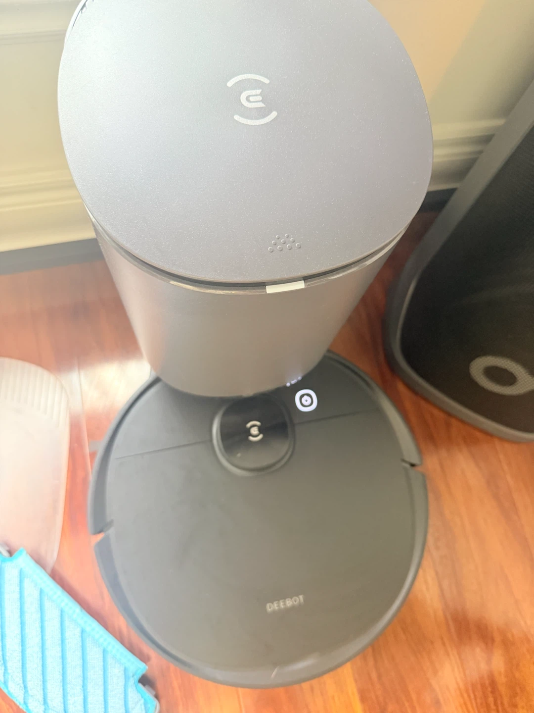 DEEBOT Robot Vacuum with Auto-Empty Station - photo 2