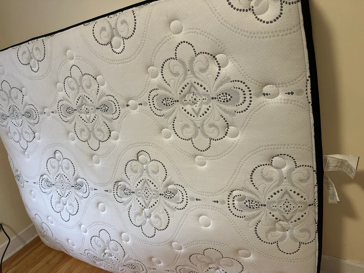 Queen Mattress/Chime 12 Inch Hybrid - photo 2