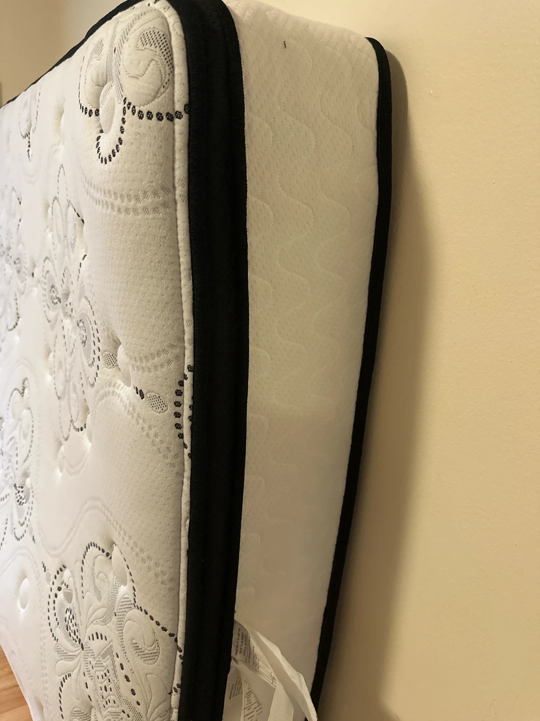 Queen Mattress/Chime 12 Inch Hybrid - photo 3
