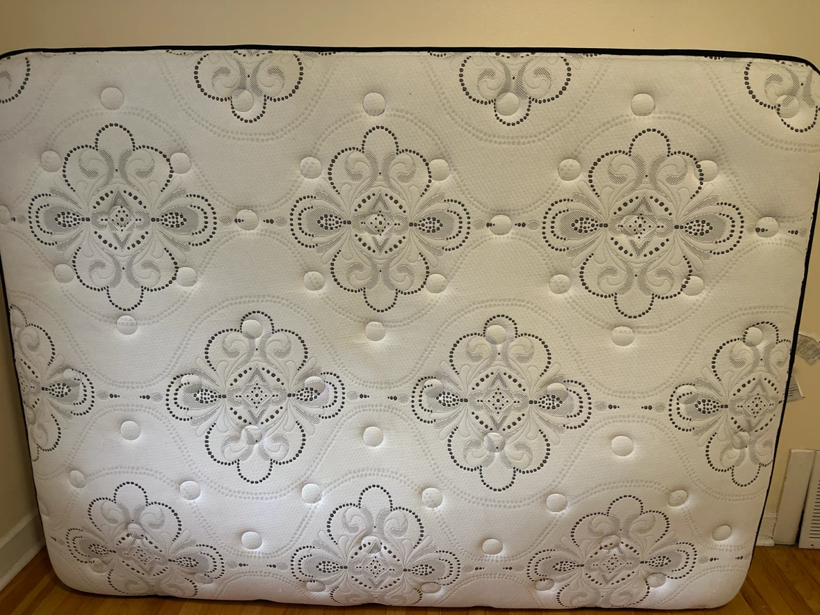 Queen Mattress/Chime 12 Inch Hybrid - photo 5