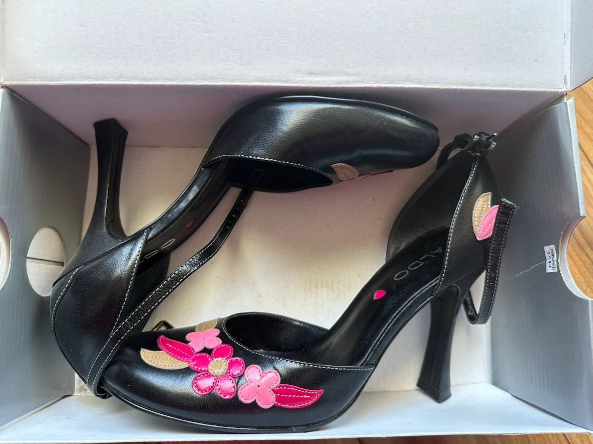 Vintage Aldo Black Floral High Heels - Size 8 - photo 2
