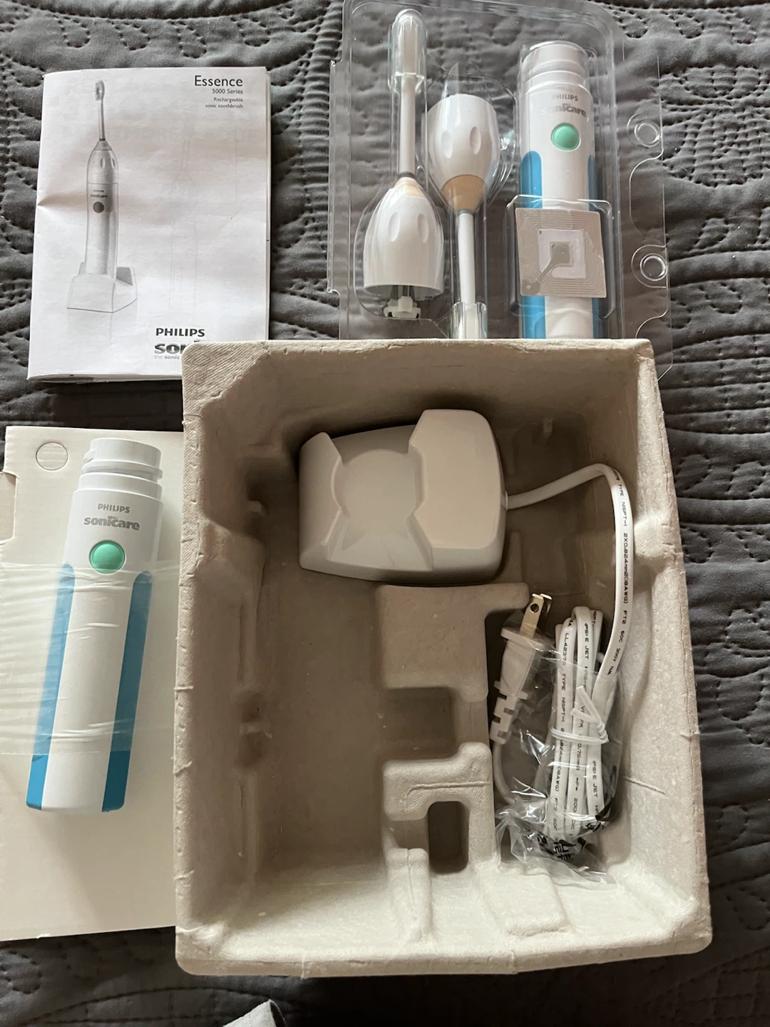 Philips Sonicare Essence 5000 Series Rechargeable Toothbrush