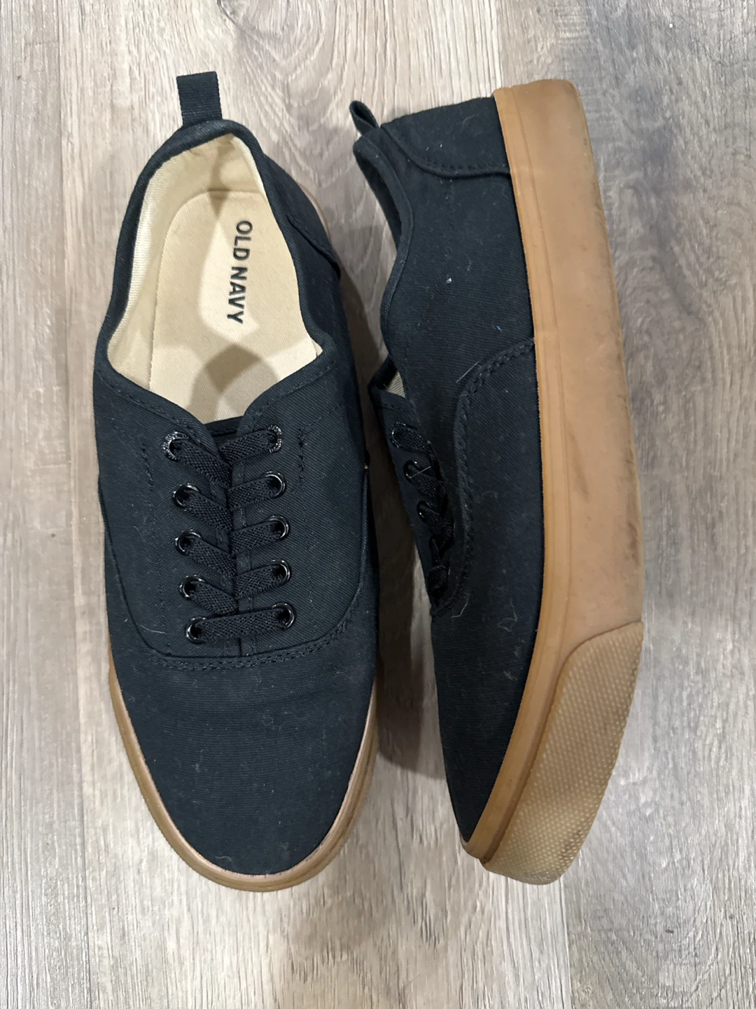 Old Navy Black Canvas Sneakers size 5 - photo 2