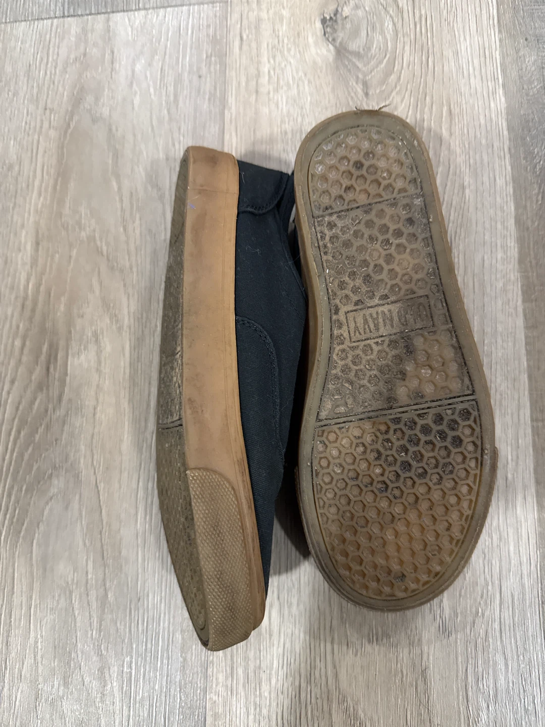 Old Navy Black Canvas Sneakers size 5 - photo 5