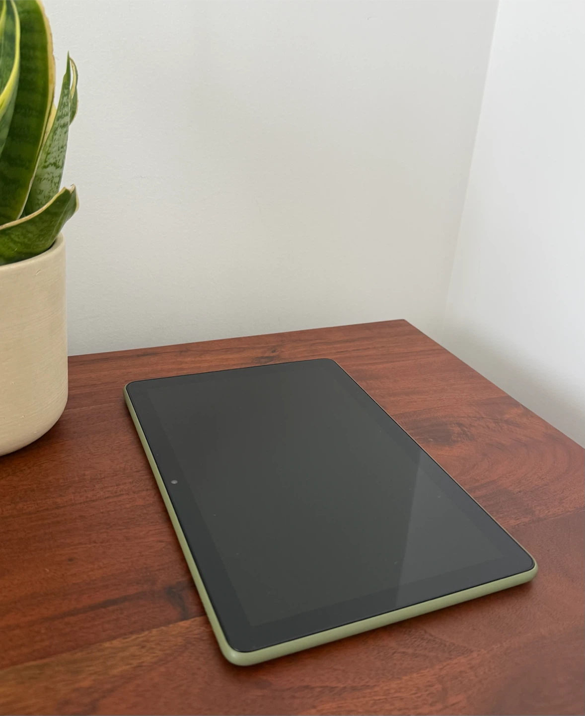 Amazon Fire HD 10 Tablet - Olive - photo 2
