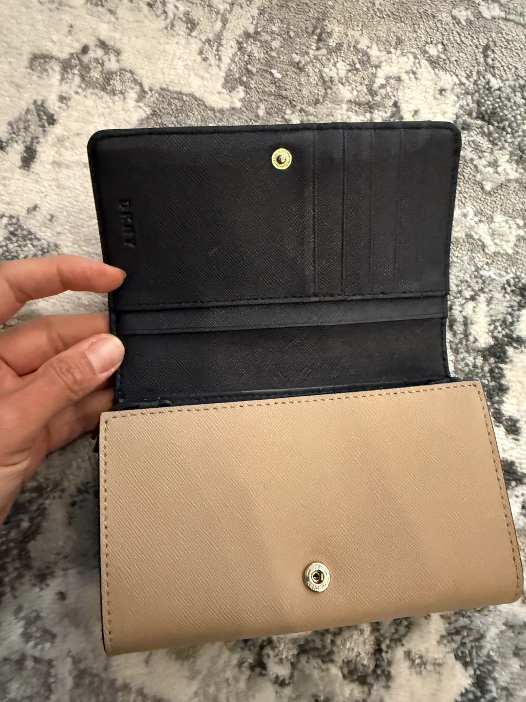 DKNY Beige Bifold Wallet - photo 3