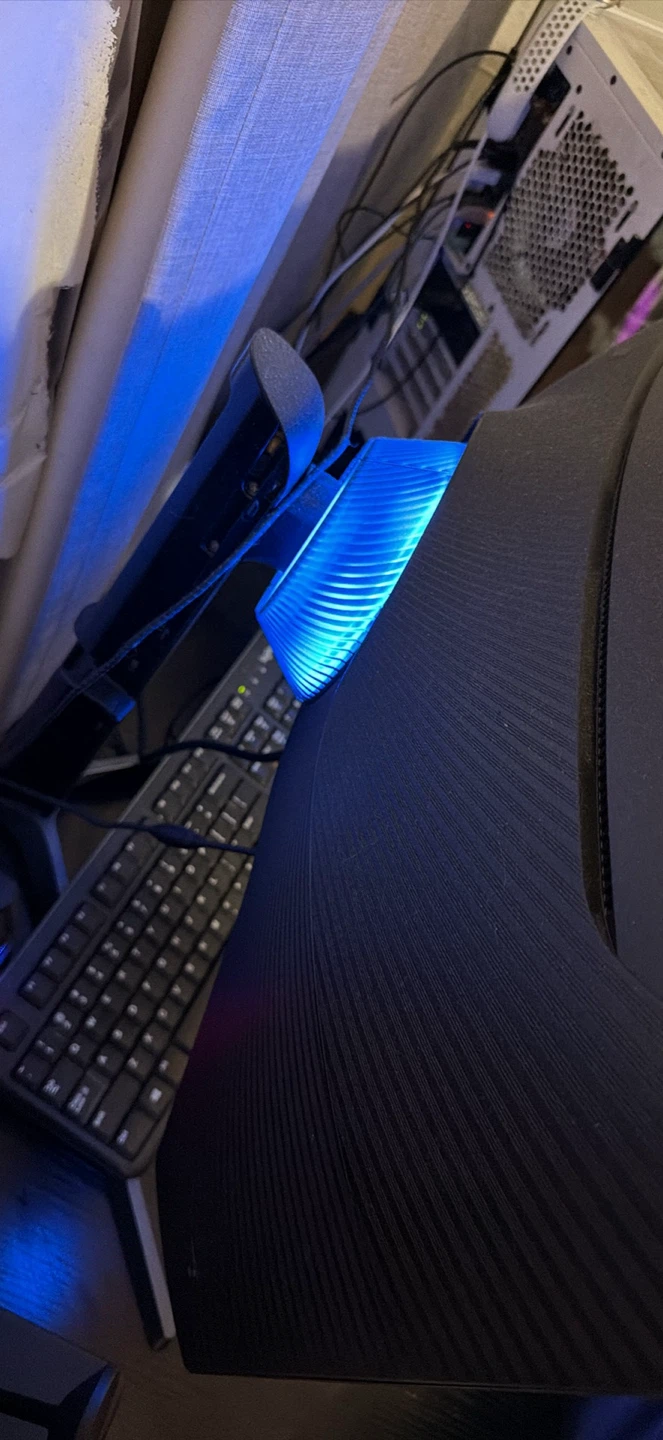 Samsung 27-inch Curved Monitor - photo 2