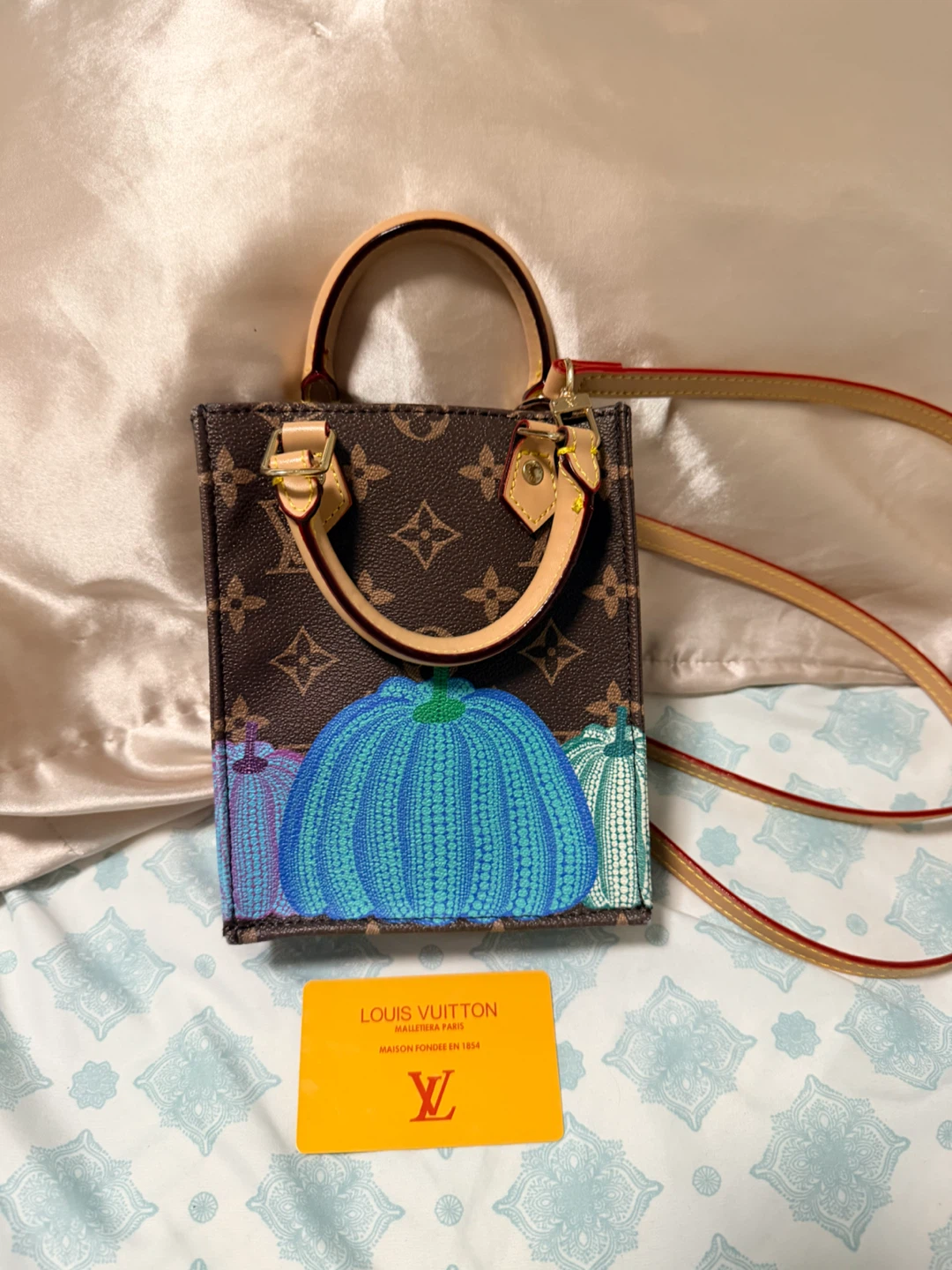 Authentic gucci tote. Medium size. - photo 2