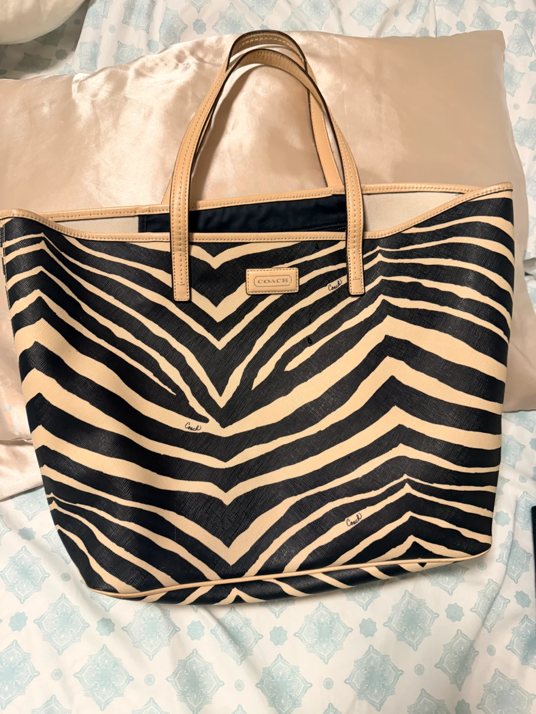Authentic gucci tote. Medium size. - photo 3