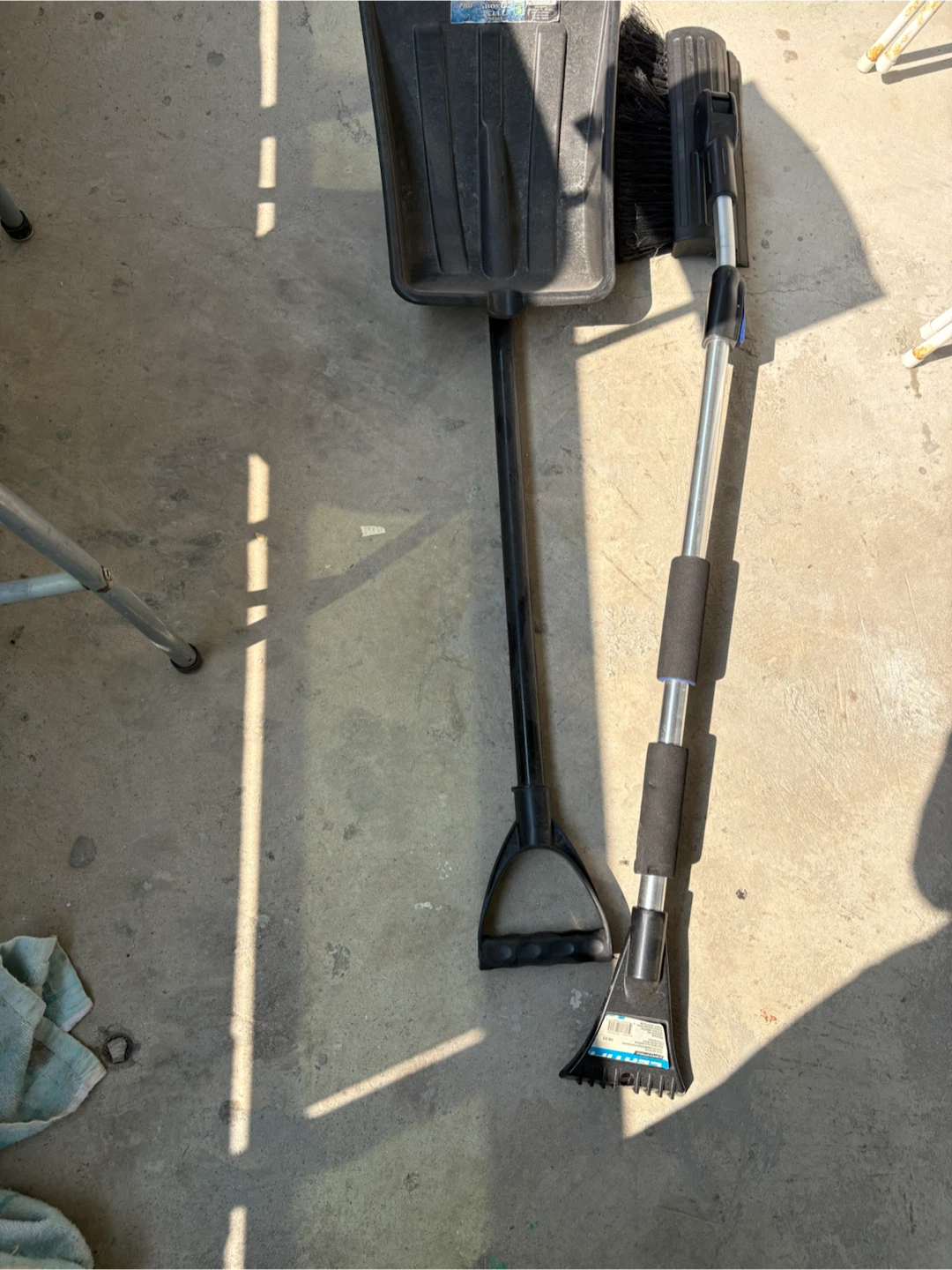 Snow Brush and Ice Scraper Set