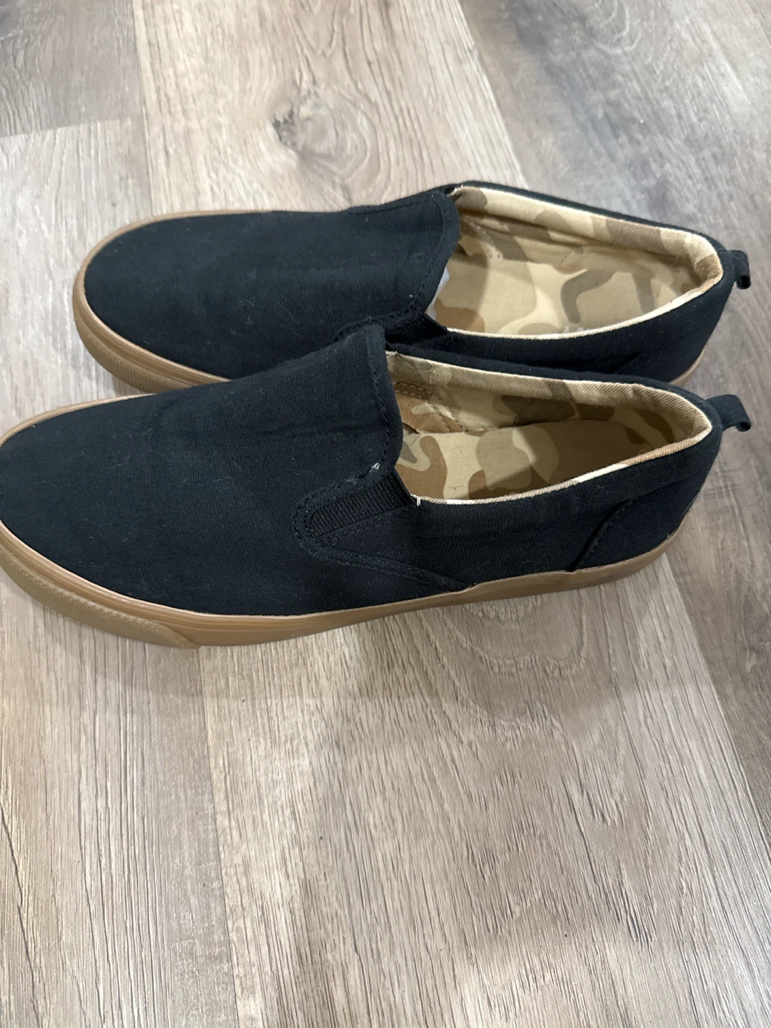 Old Navy Black Slip-On Canvas Shoes Size 5 - photo 2