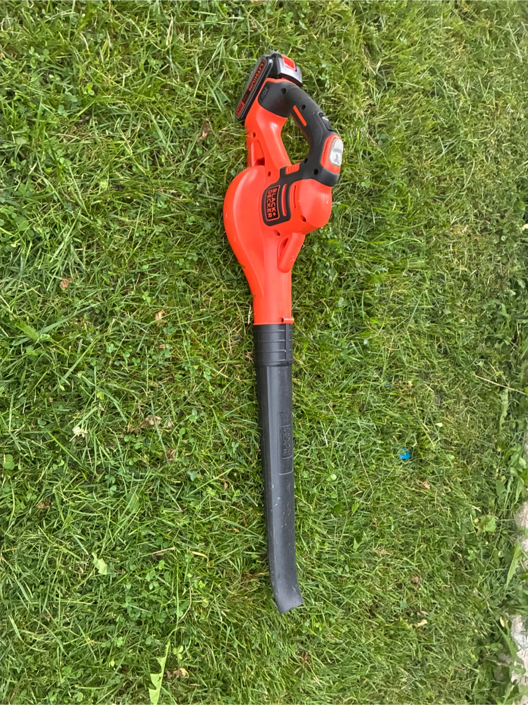 Black+Decker Cordless Leaf Blower