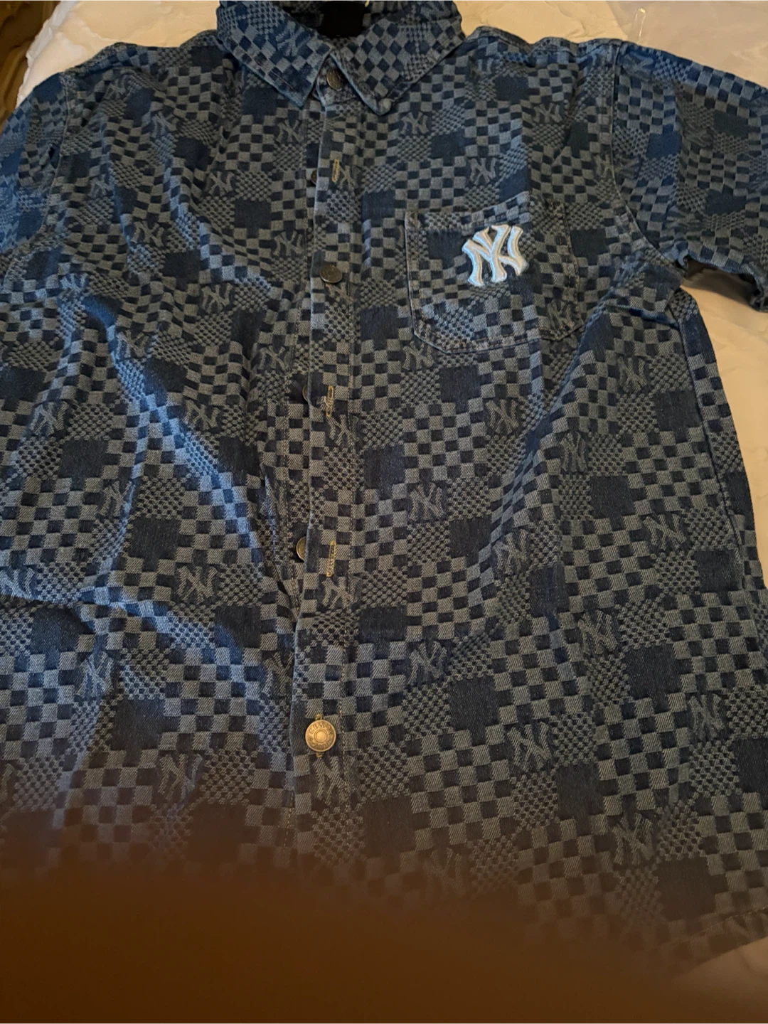 New York Yankees Short Sleeve Button-Up Shirt - photo 2