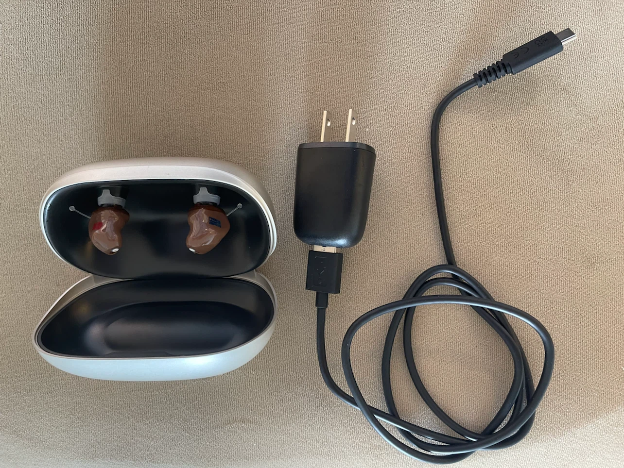 Phonak Virto I Hearing Aids with Charging Case and Accessories - photo 2