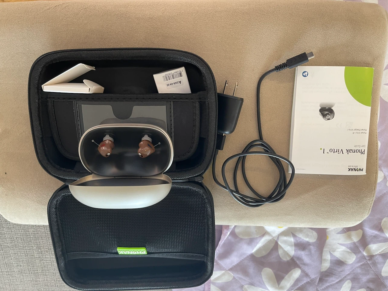 Phonak Virto I Hearing Aids with Charging Case and Accessories - photo 3