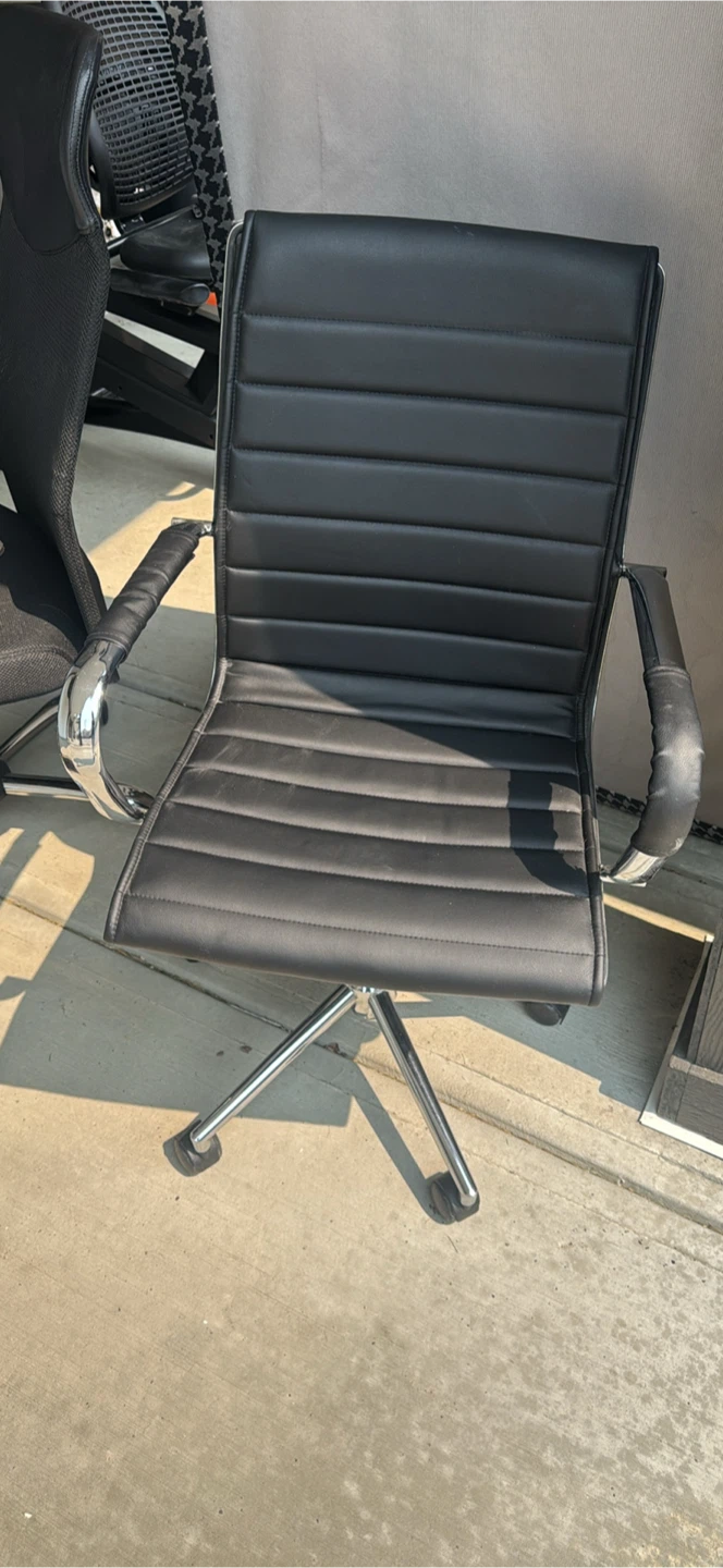 Office Chair and Desk Accessories Bundle - photo 5