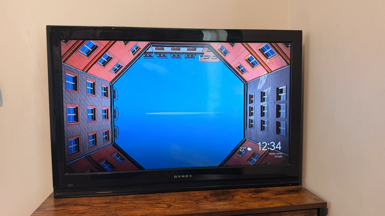 Dynex Television - photo 2