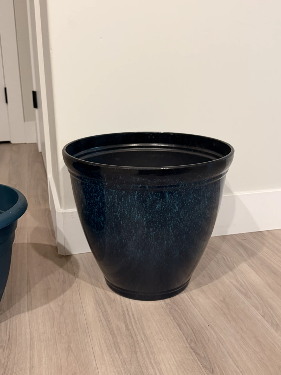 Free planter pots - photo 2