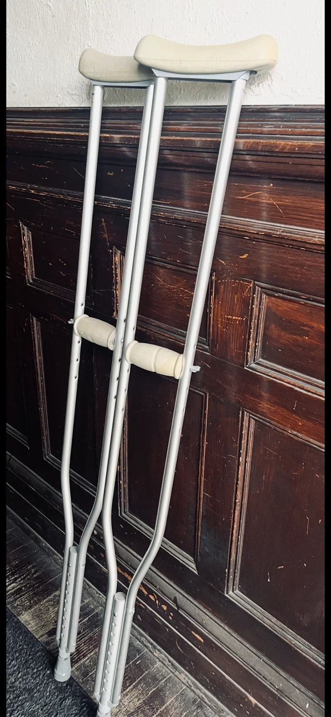 Aluminum Crutches