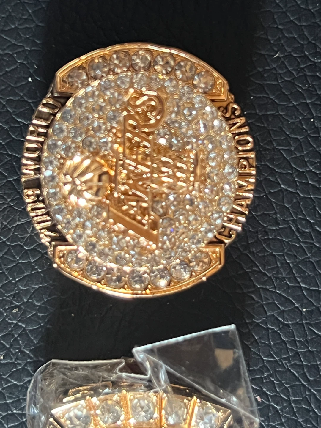 Set of 6 Kobe Bryant Lakers Championship Rings - photo 2