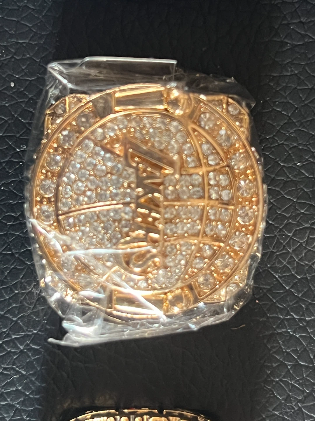 Set of 6 Kobe Bryant Lakers Championship Rings - photo 3