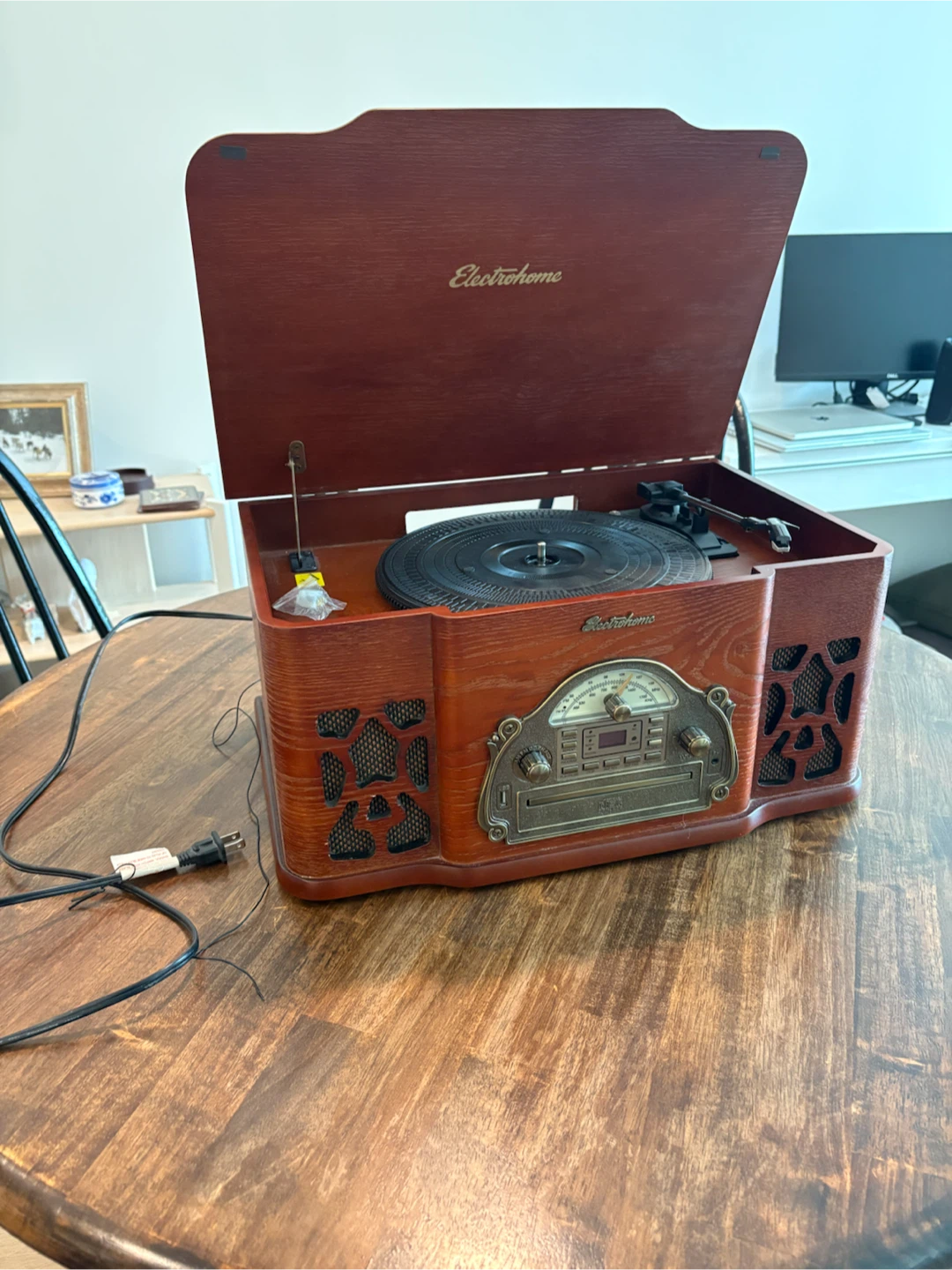 Electrohome Record Player with CD and Radio - photo 2