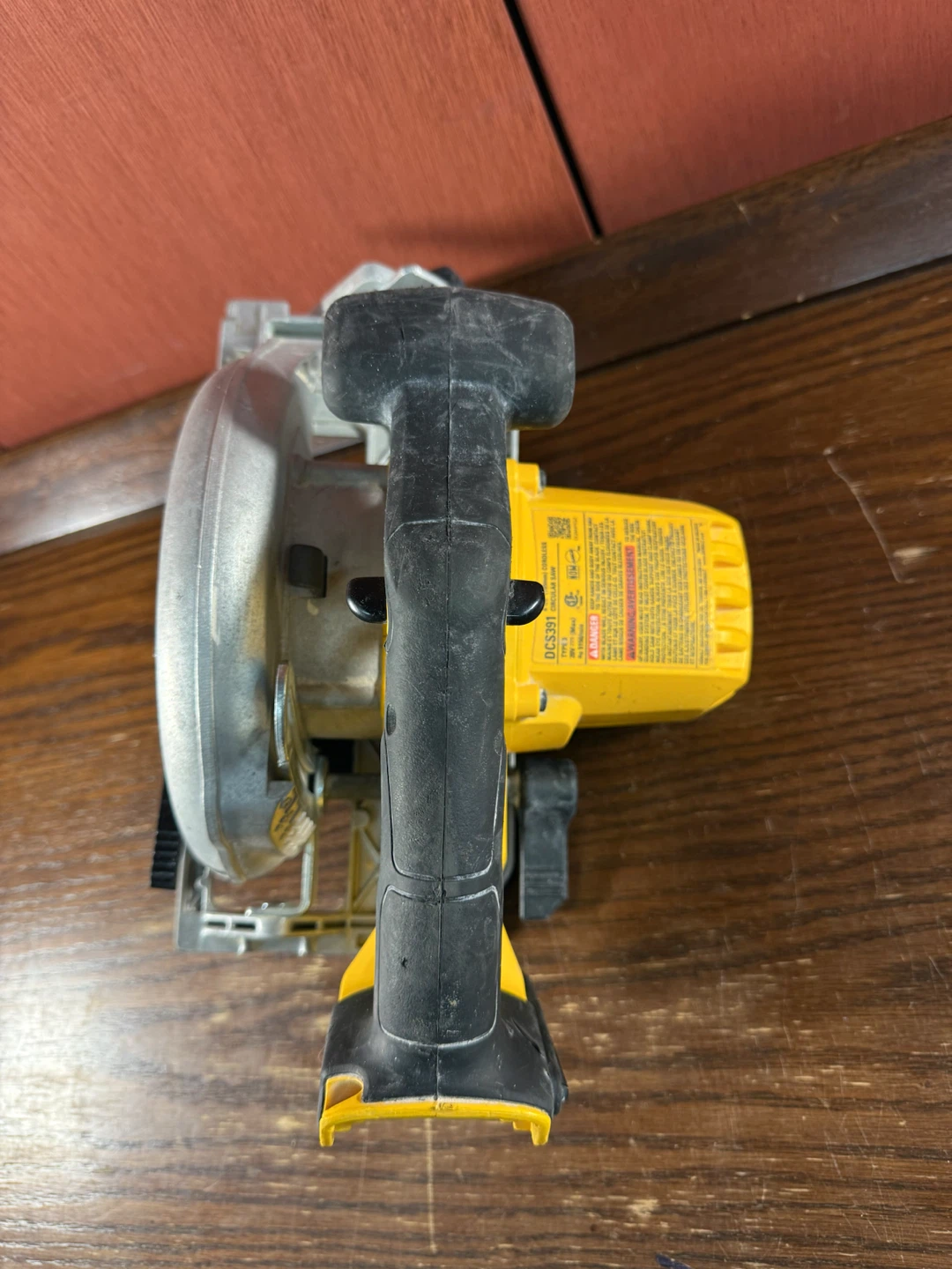DEWALT DCS391 20V MAX Lithium-Ion Cordless 6.5 inch Circular Saw - photo 2