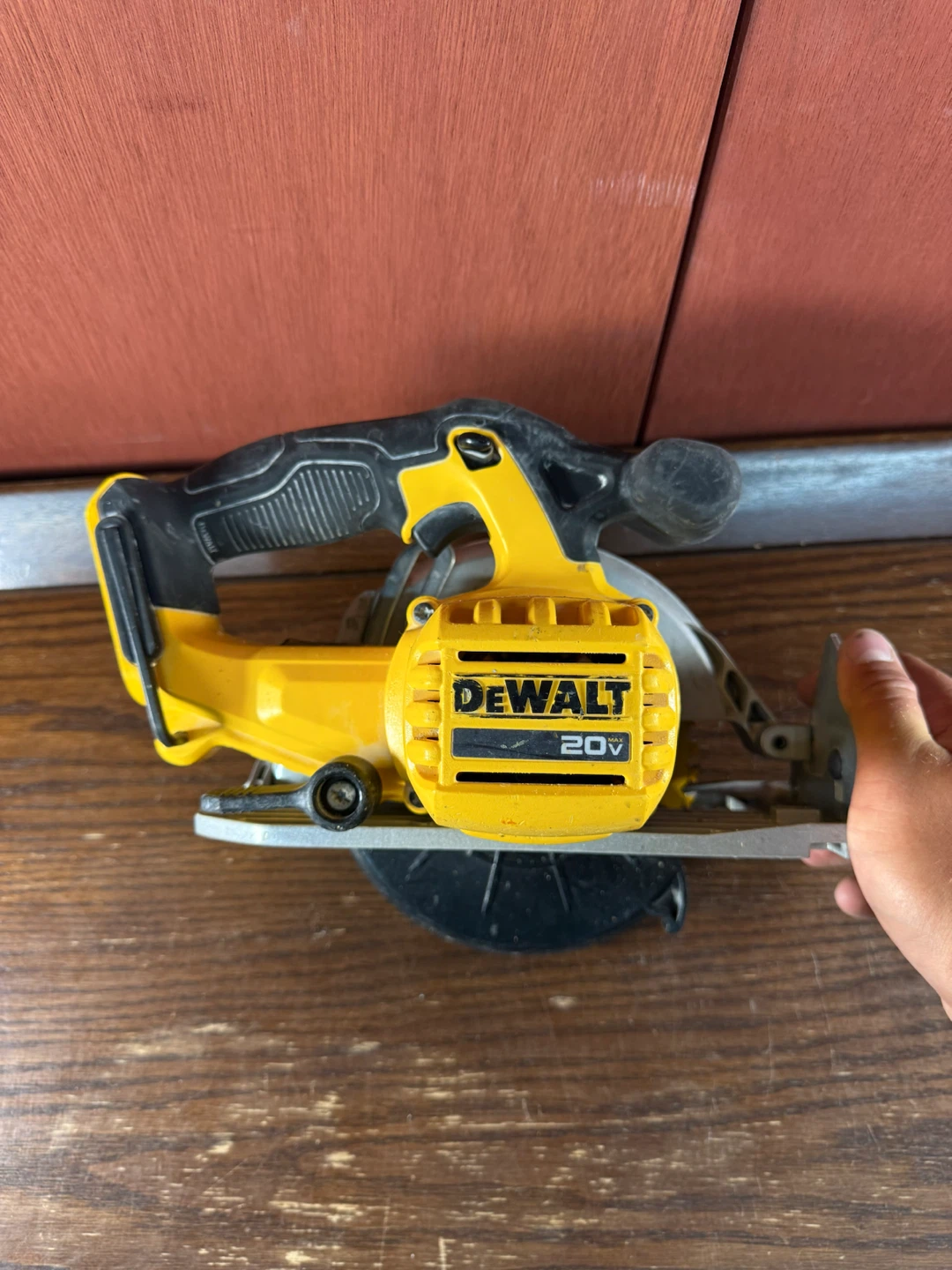DEWALT DCS391 20V MAX Lithium-Ion Cordless 6.5 inch Circular Saw - photo 3
