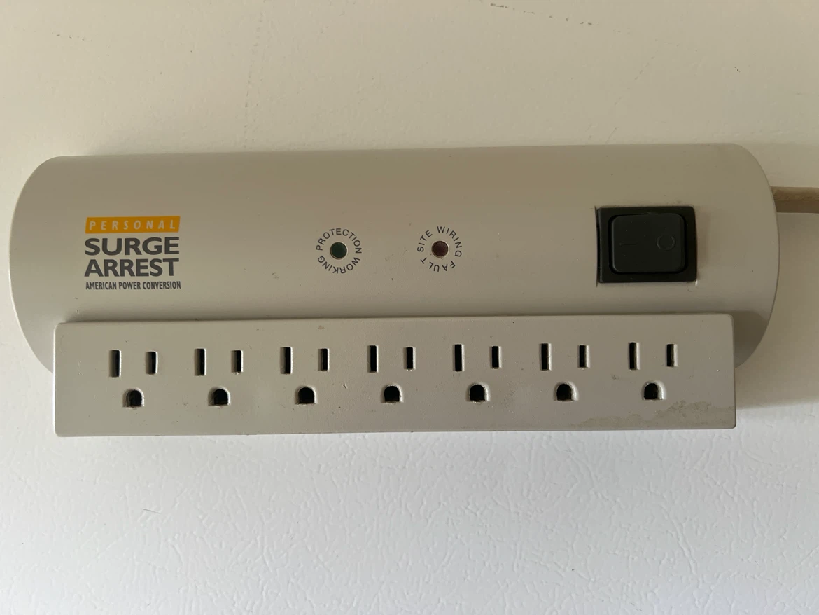 Personal Surge Arrest Power Bar with 6 Outlets
