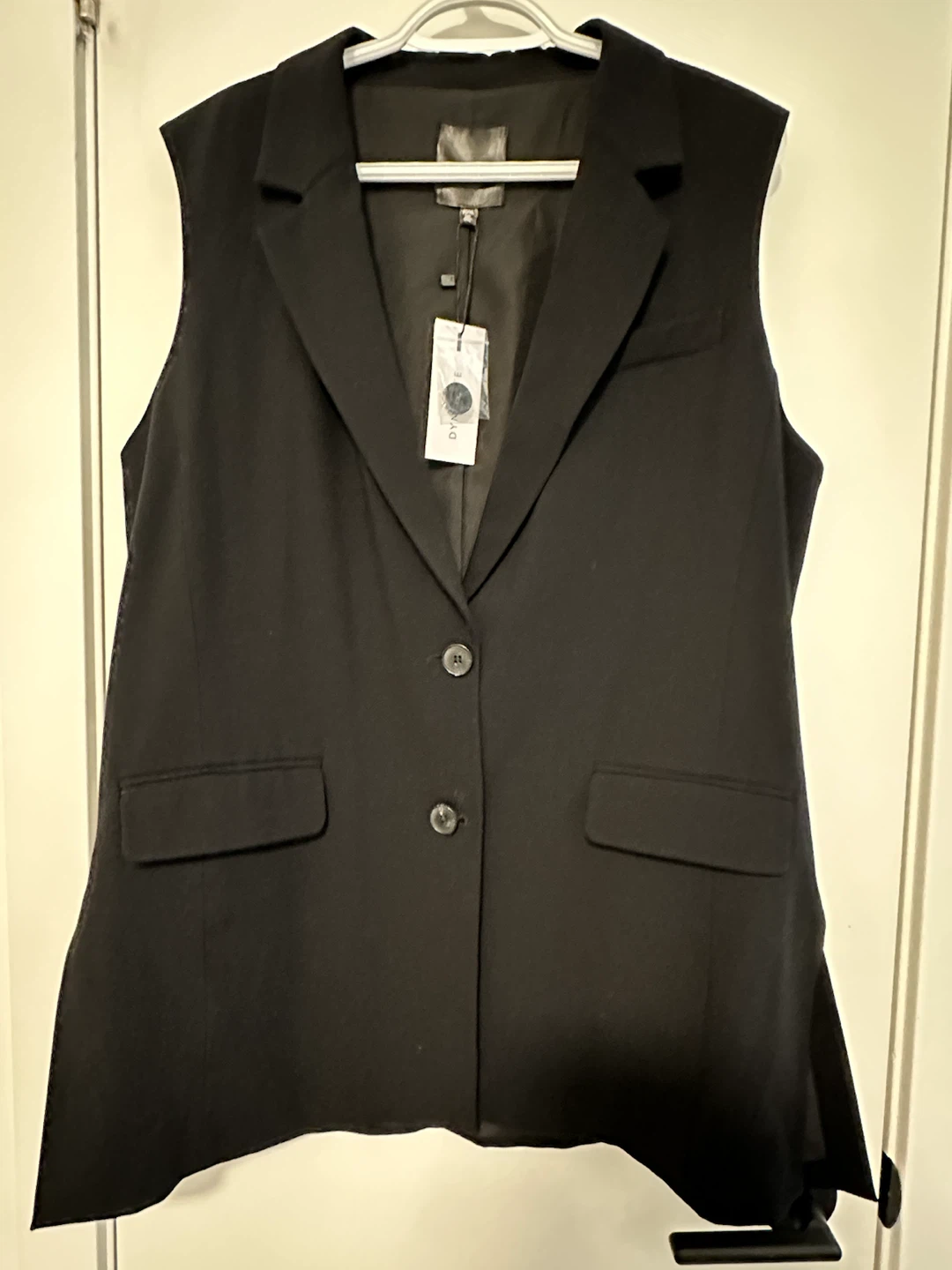 DYNAMITE Black Sleeveless Blazer Vest