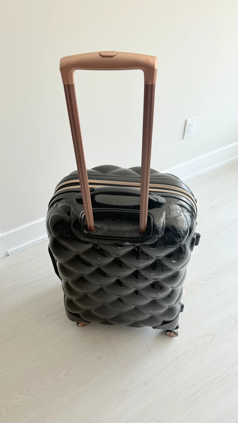 IT Luggage Black Quilted Hardside Carry-On Suitcase - photo 3
