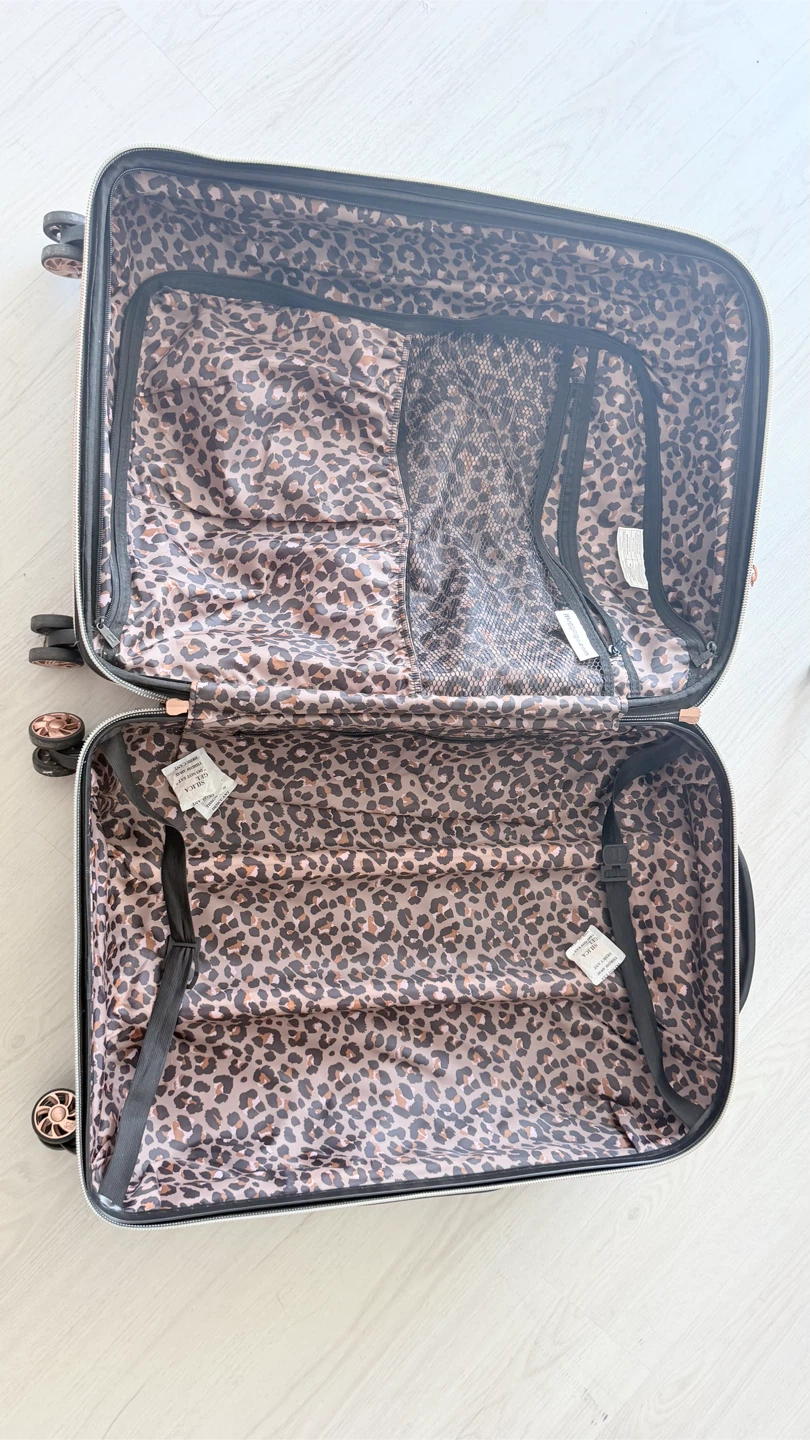IT Luggage Black Quilted Hardside Carry-On Suitcase - photo 4