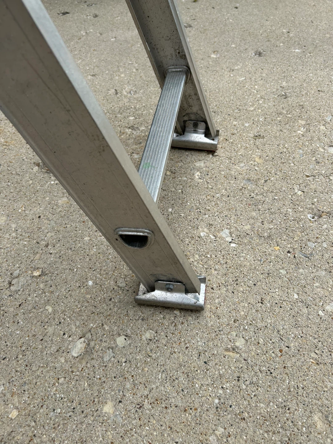 Werner SAF-T-MASTER D1124-2 Ladder - photo 3