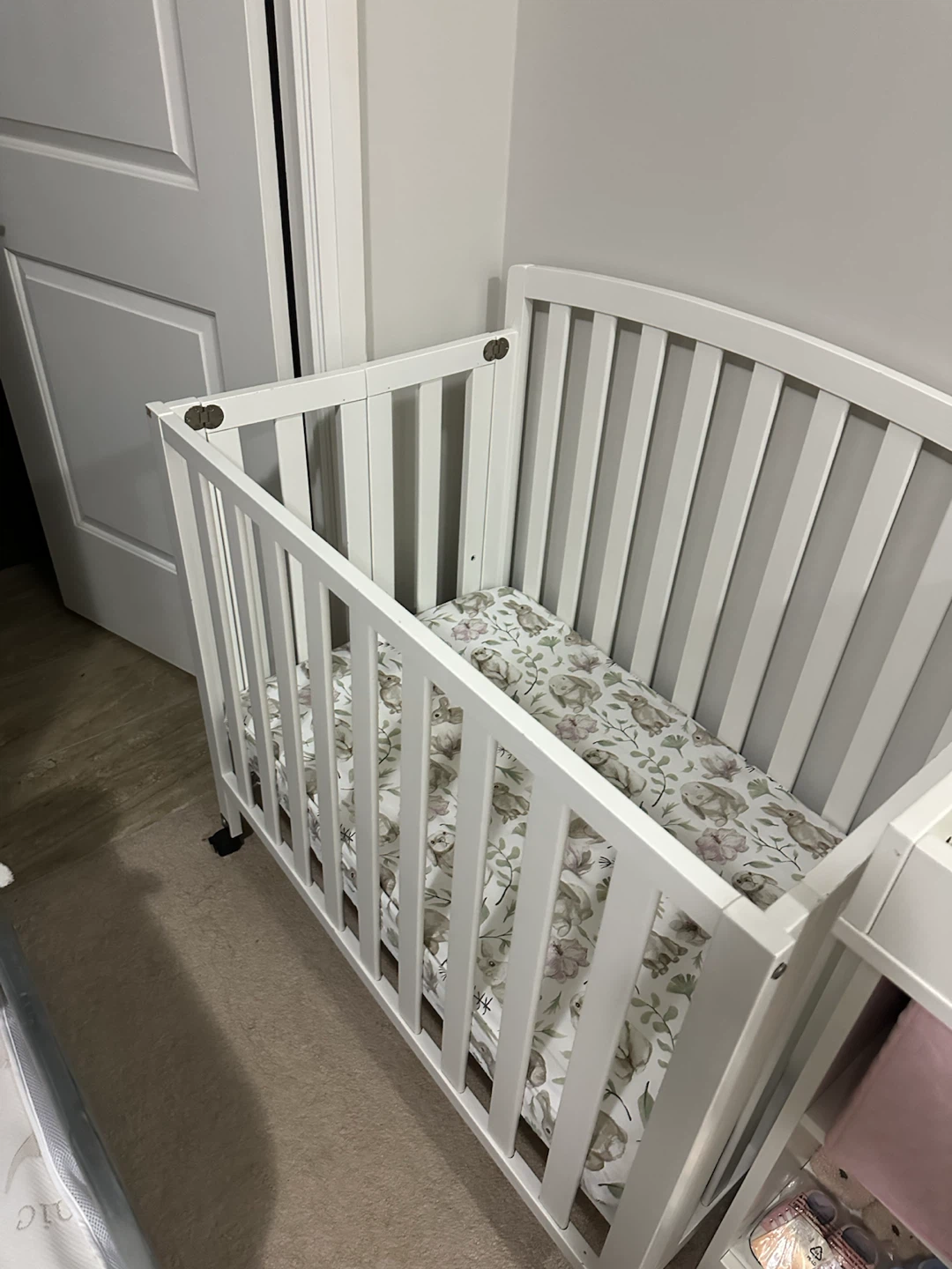LIKE NEW with mattress Mini Baby Crib with Bunny Sheet - photo 3
